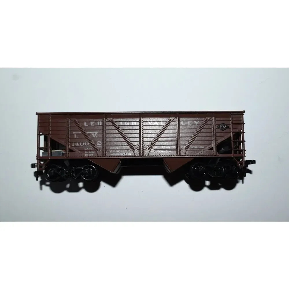 Vintage HO Scale Train Cars Lot of 2 Athearn Lehigh Valley Santa Fe Passenger